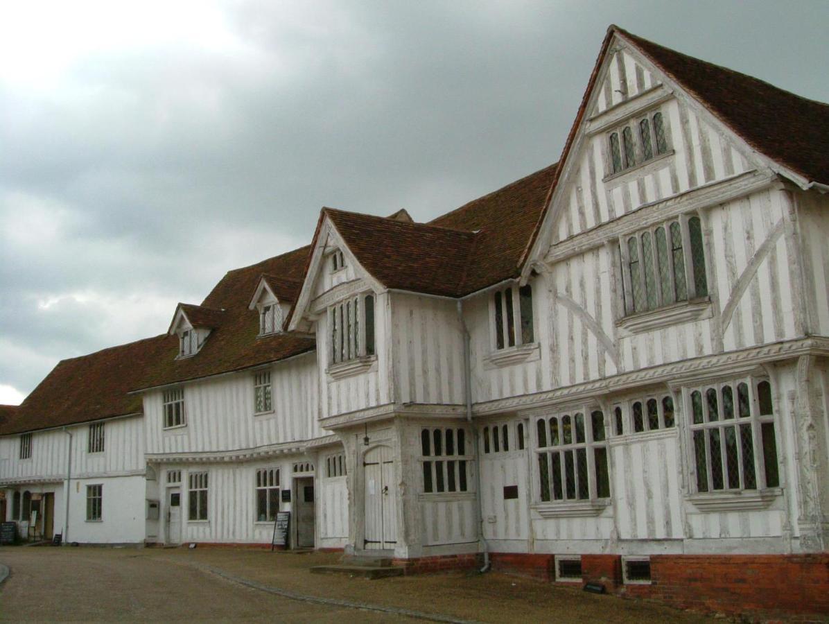Monks Eleigh The Swan Inn المظهر الخارجي الصورة